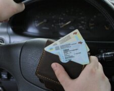 ТЦК забрал права: мобилизация плотно вышла на дороги. Фото: Telegram
