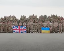 Военные Украины и Великобритании. Фото: скриншот YouTube-видео