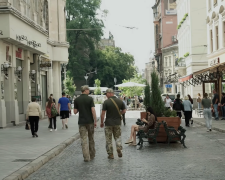 Представників ТЦК змусять зняти військову форму. Фото: YouTube